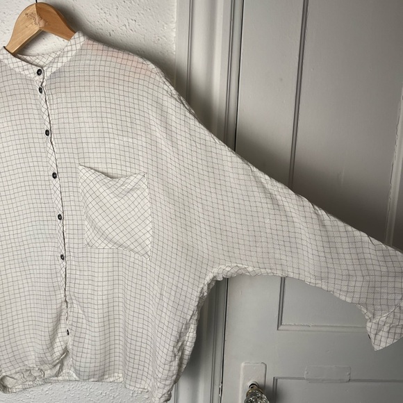 Urban Outfitters / BDG White flowy checkered button up shirt - small - Picture 2 of 7